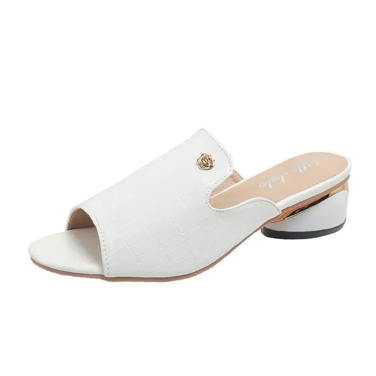 Mule Elegante Em Couro Texturizado com Salto Bloco Baixo / Um Toque de Glamour para Mulheres Modernas!