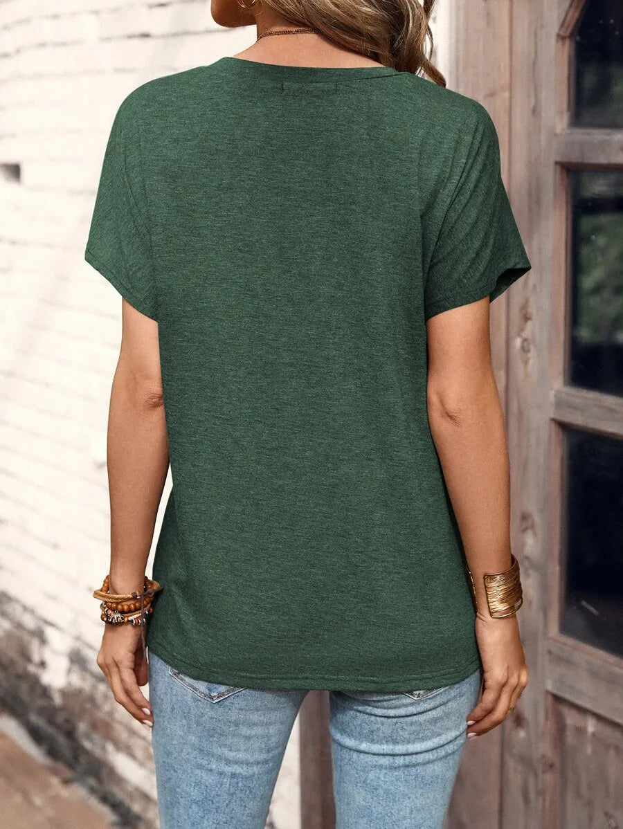 Blusa Feminina Vitória Básica-  Ideal para quem busca praticidade no dia a dia.