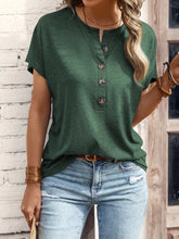 Blusa Feminina Vitória Básica-  Ideal para quem busca praticidade no dia a dia.