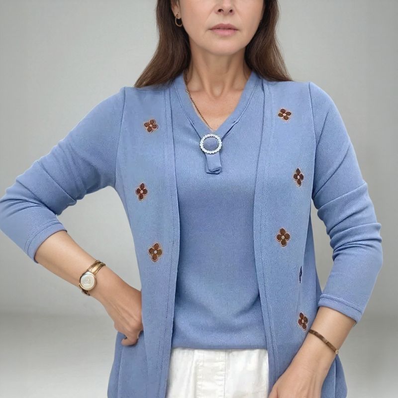 Blusinha Cardigan Luísa com Efeito Sobreposto e Aplique Floral / Elegância para Mulheres de Bom Gosto! Compre 1 e Leve 2