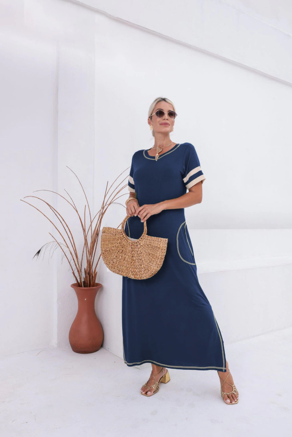 Vestido Longo Charlote - Manga Duas Cores com Fenda e Bolsos Laterais
